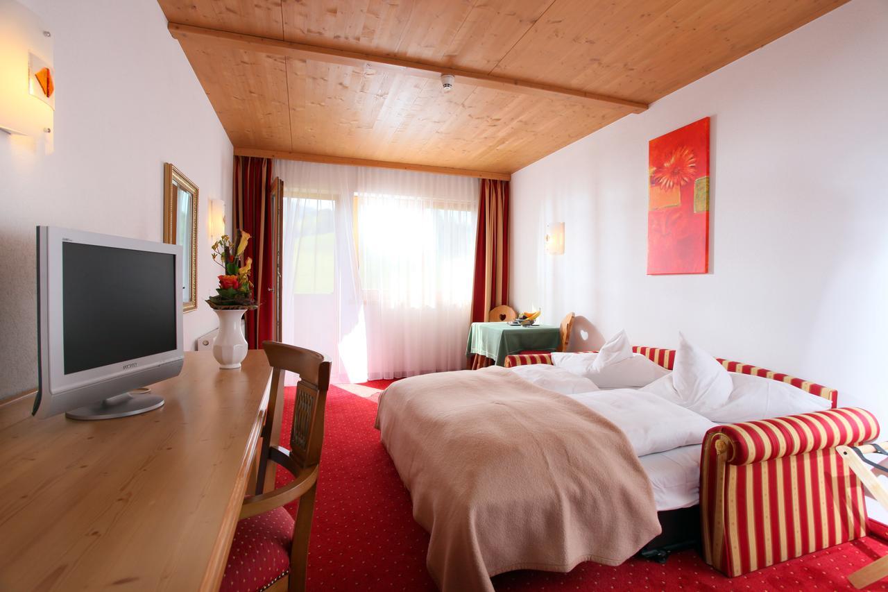 Alpenhotel Landhaus Kuechl Kirchberg in Tirol Esterno foto
